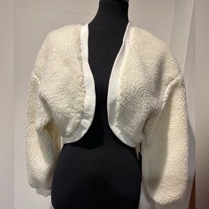 Brand new with tags> Cream color Thick teddy crop sweater